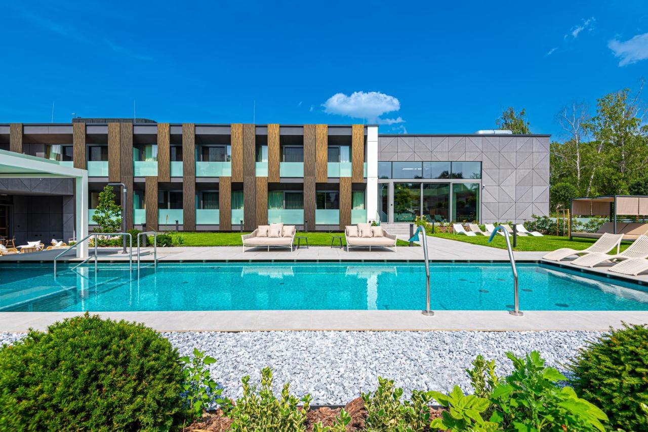 שיופוק Reed Luxury Hotel By Balaton מראה חיצוני תמונה