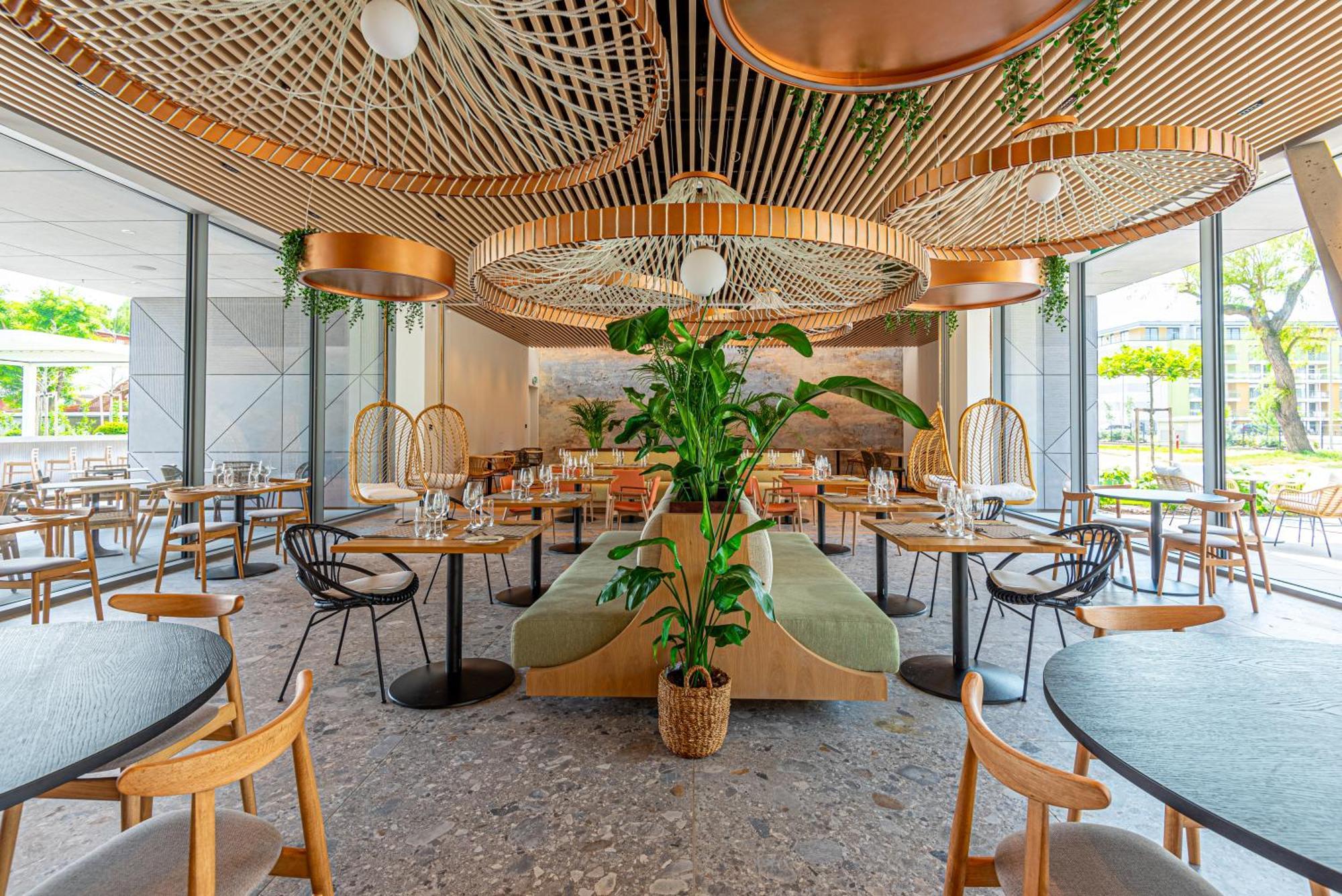 שיופוק Reed Luxury Hotel By Balaton מראה חיצוני תמונה
